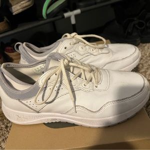 Size 7.5 Womens Nursing shoes